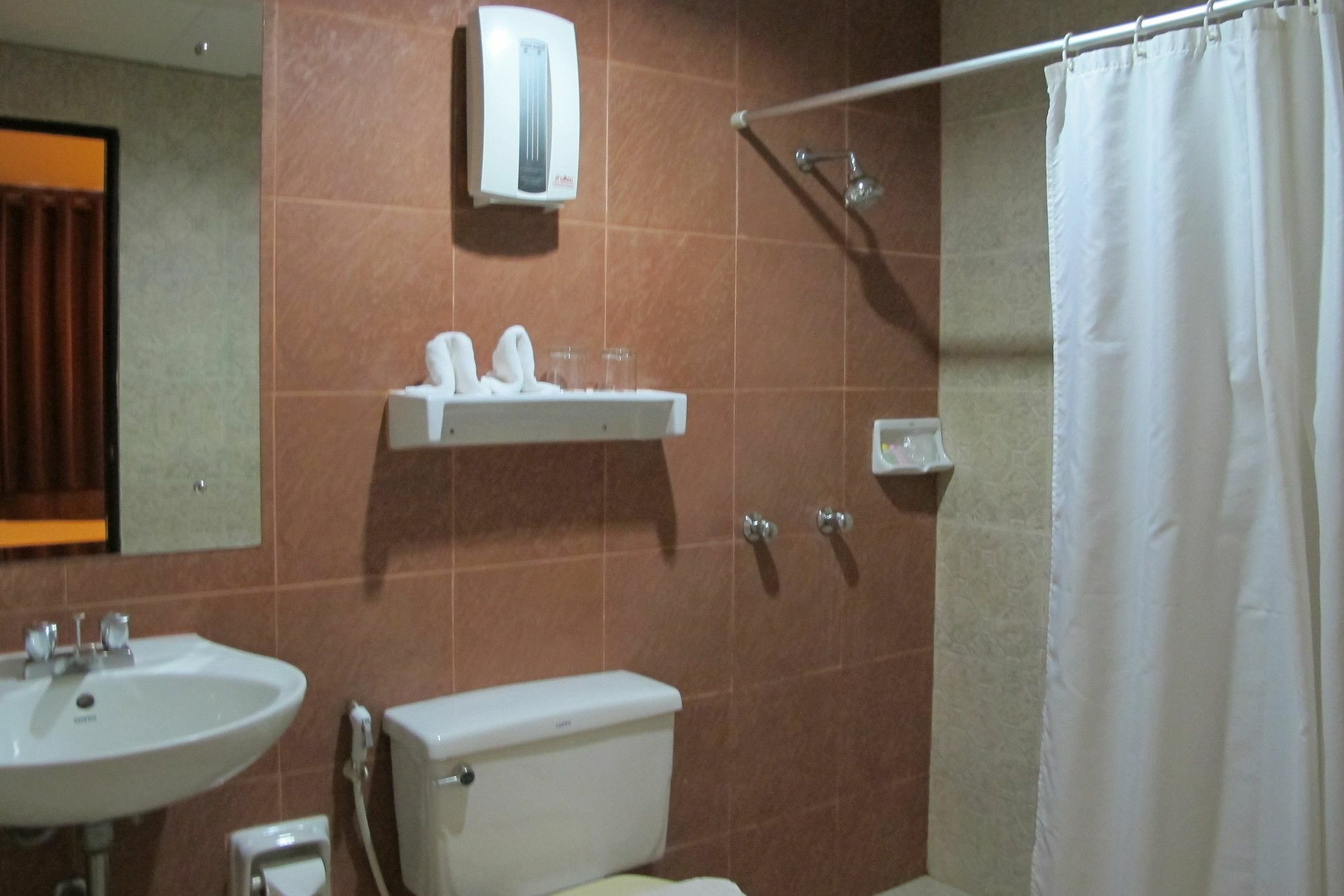 Travel Lodge Surawong (Adults Only) Банкок Екстериор снимка