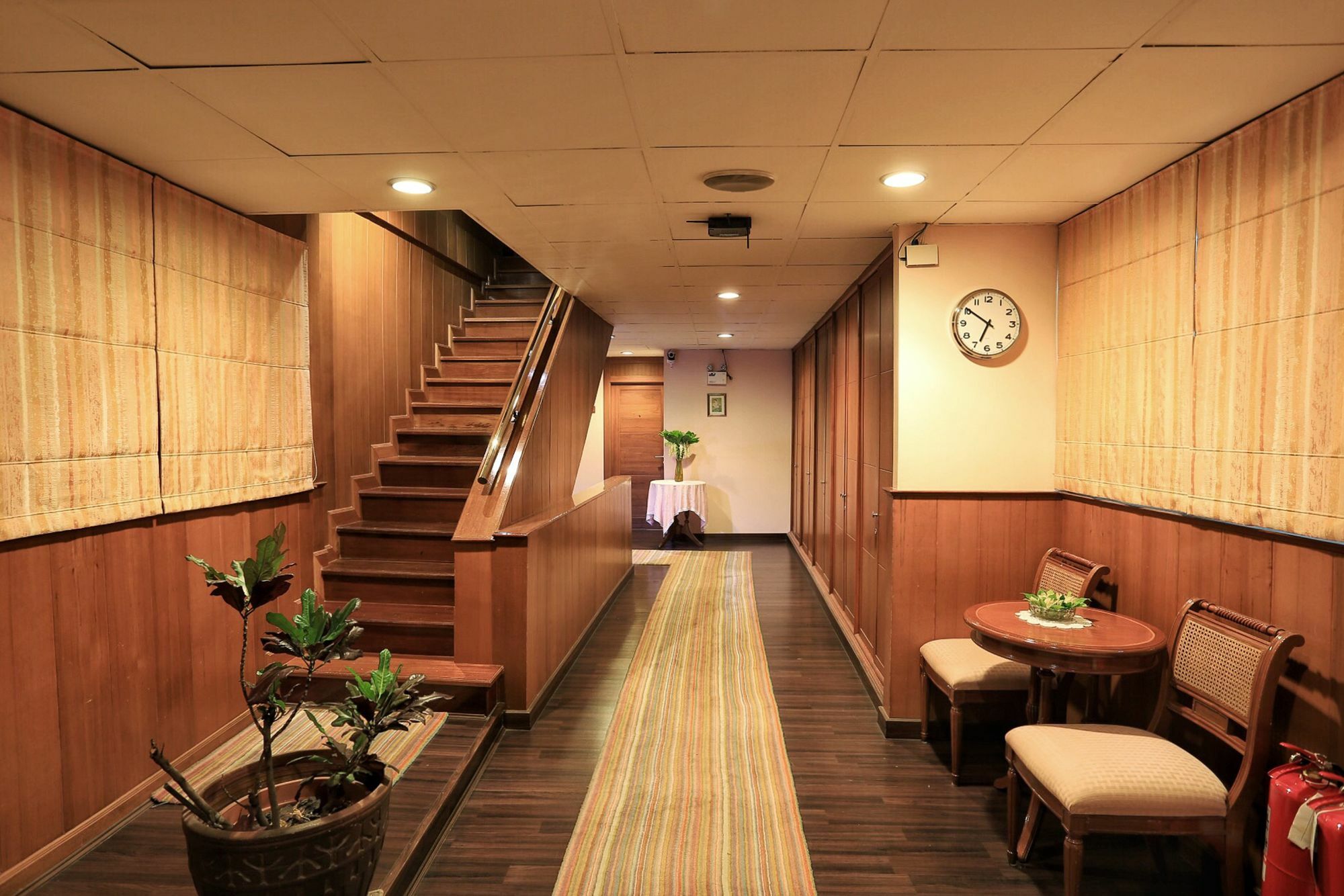 Travel Lodge Surawong (Adults Only) Банкок Екстериор снимка