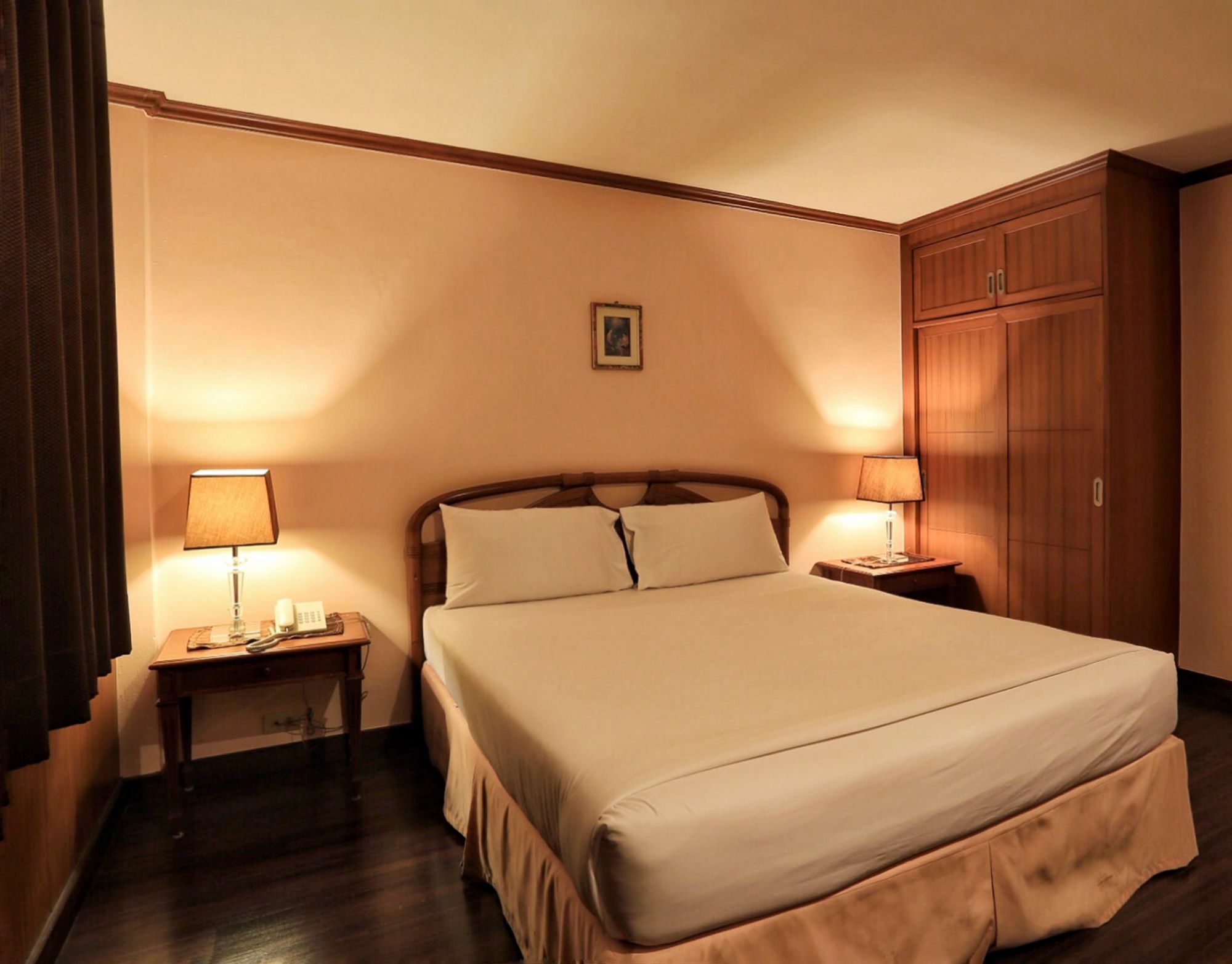 Travel Lodge Surawong (Adults Only) Банкок Екстериор снимка