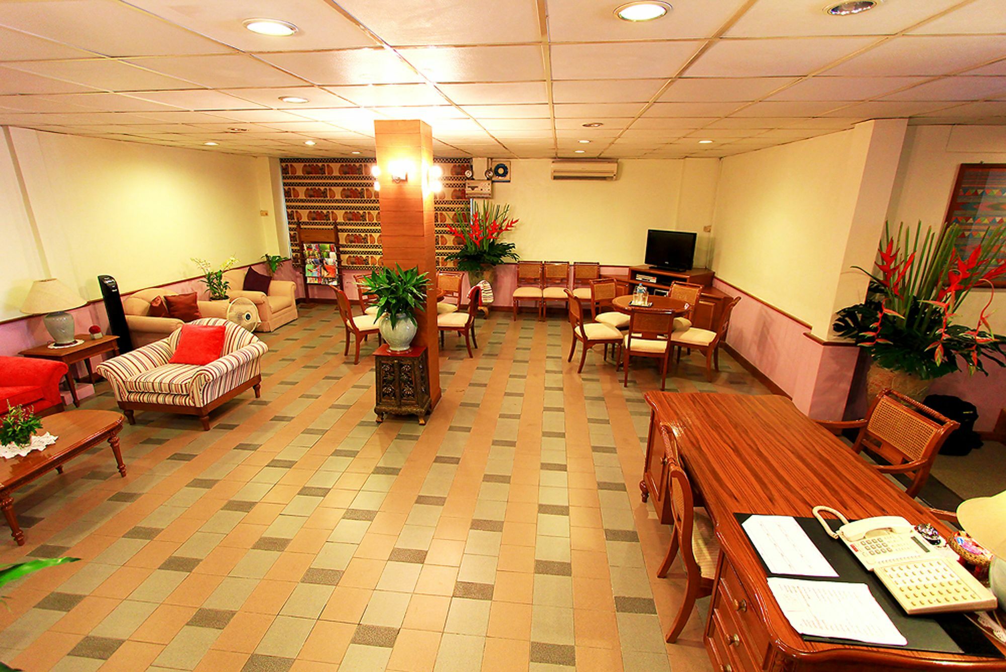 Travel Lodge Surawong (Adults Only) Банкок Екстериор снимка